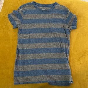 American eagle Men's Medium striped blue and grey tee. Great condition!